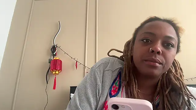 ChocolateCakeQueen online show from February 20, 2025, 1:30 pm