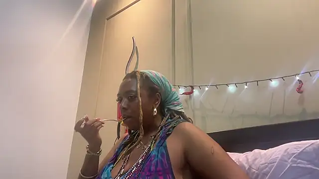 ChocolateCakeQueen online show from February 26, 2025, 1:21 am