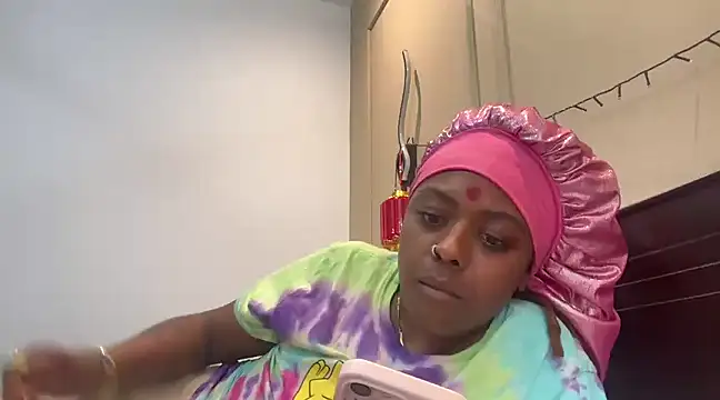 ChocolateCakeQueen online show from February 28, 2025, 9:33 pm