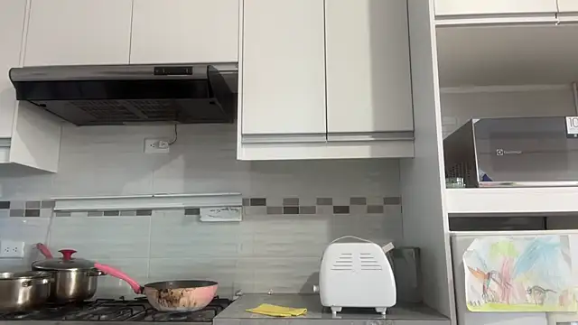 ChocolateCakeQueen online show from September 11, 2025, 10:32 pm