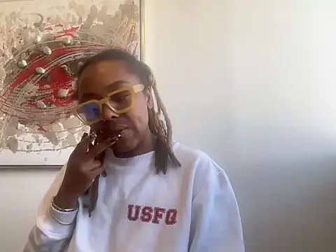 ChocolateCakeQueen online show from November 20, 2025, 1:11 pm