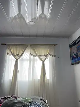 hannahb-e online show from October 1, 2025, 2:45 pm