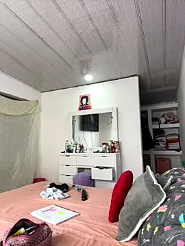 hannahb-e online show from October 25, 2025, 2:35 pm