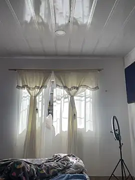 hannahb-e online show from November 23, 2025, 1:55 pm