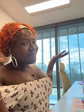 Miss-syanaa online show from September 26, 2025, 5:55 am