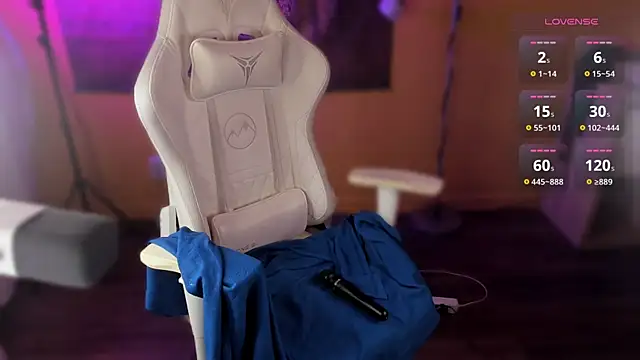 CutieMaevee online show from November 22, 2025, 9:41 am