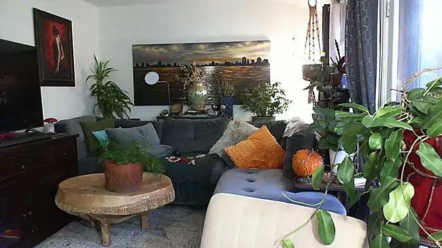 CeceilaMoon online show from November 21, 2025, 1:54 pm