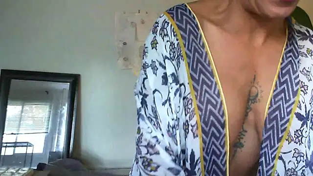 Snapshot of CeceilaMoon chatting on June 27, 2026, 7:30 pm CeceilaMoon online show from June 27, 2026, 7:30 pm