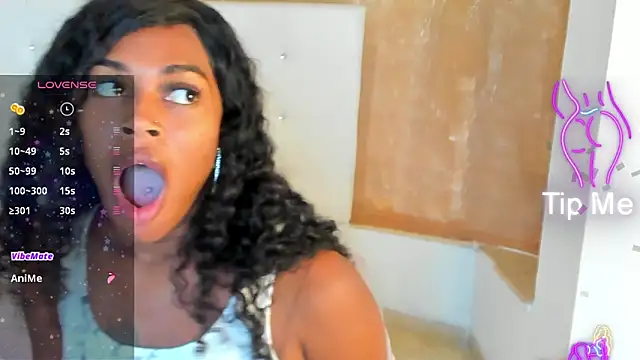 shenielxx online show from March 19, 2025, 12:45 pm