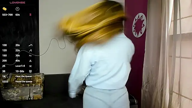 IsabellaBler online show from March 20, 2025, 12:43 pm