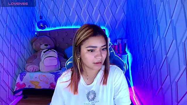 NicolleTaylor online show from October 8, 2025, 3:37 am