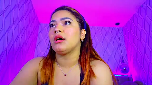 NicolleTaylor online show from October 20, 2025, 3:40 am