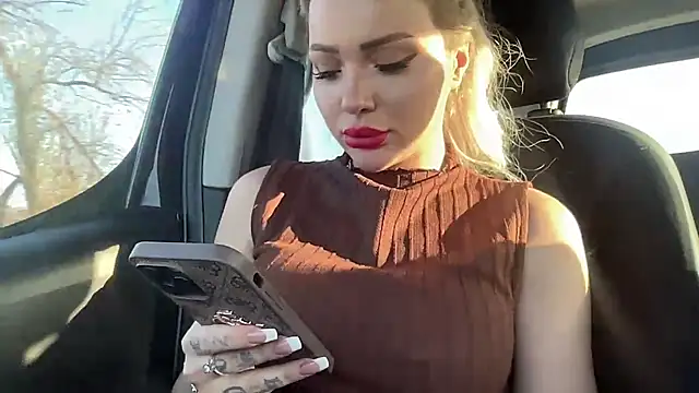 petitebeauty online show from December 3, 2025, 1:09 pm