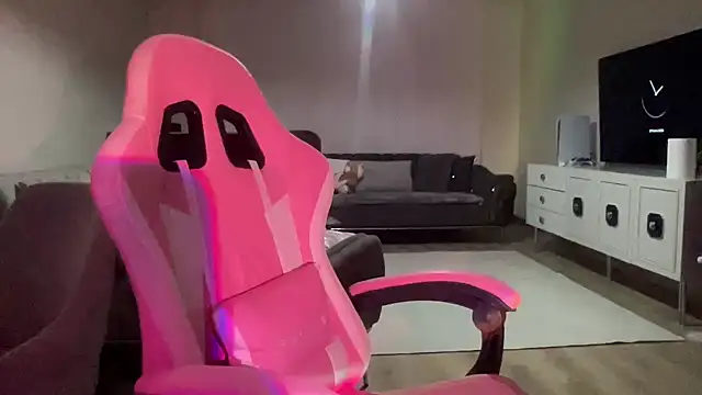 petitebeauty online show from April 20, 2026, 10:55 pm