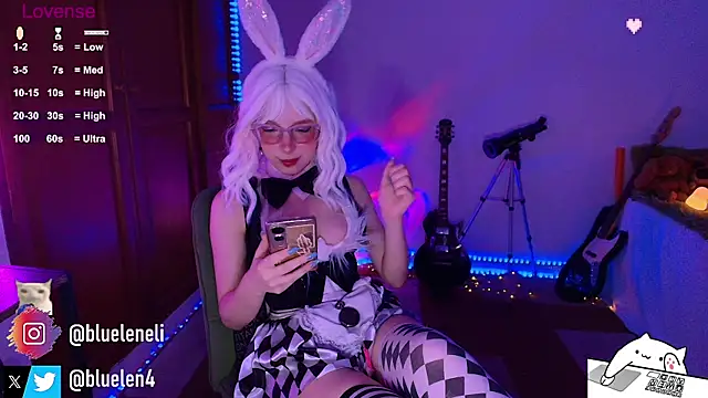Snapshot of bluelen chatting on April 26, 2026, 10:13 am bluelen online show from April 26, 2026, 10:13 am