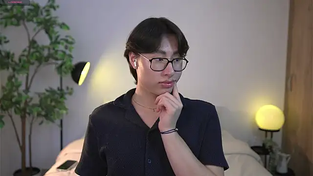 SrLuis18 online show from April 12, 2026, 9:53 pm