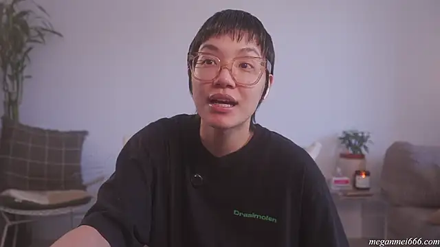 meganmei666 online show from April 18, 2026, 7:07 pm