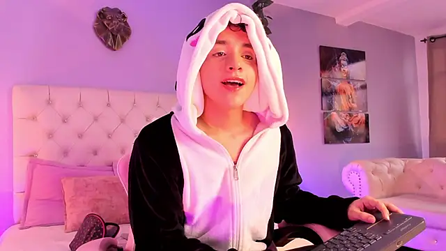 Brann tadzio online show from December 23, 2024, 1:13 pm