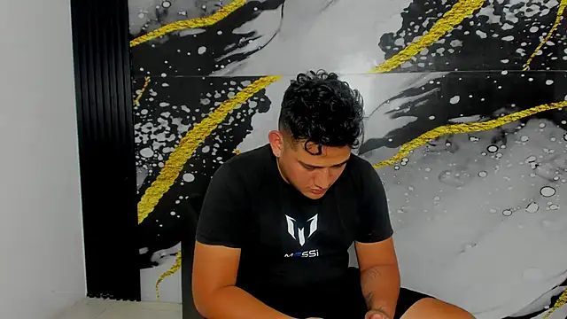 sweethot    online show from September 22, 2025, 2:41 pm