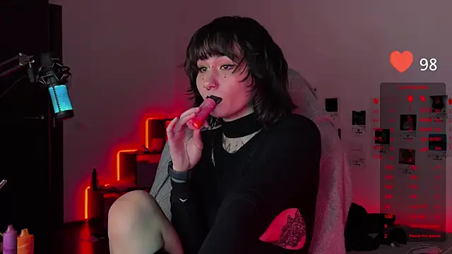 deadlysweet online show from March 2, 2025, 11:53 pm