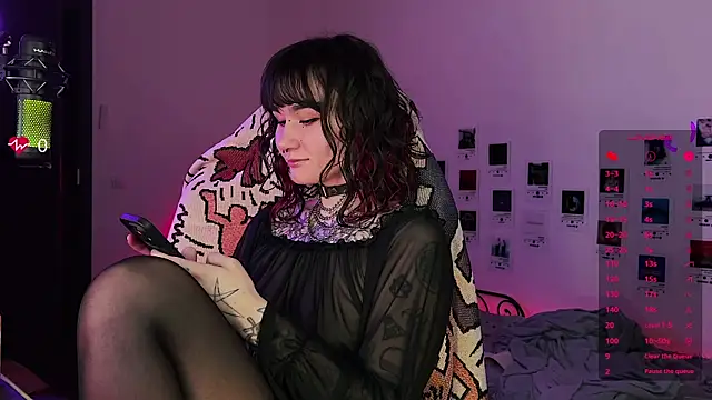 deadlysweet online show from September 14, 2025, 2:44 am