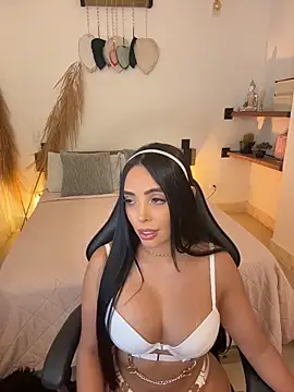 annyfosterr online show from April 27, 2026, 11:47 pm