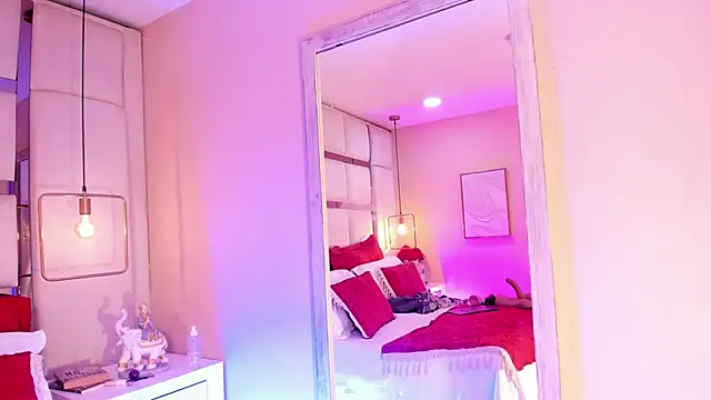 elizavenus online show from March 8, 2026, 4:11 pm