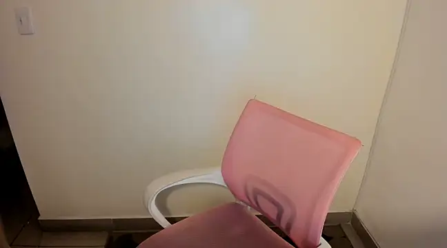 kiaraowen online show from February 20, 2025, 8:36 pm