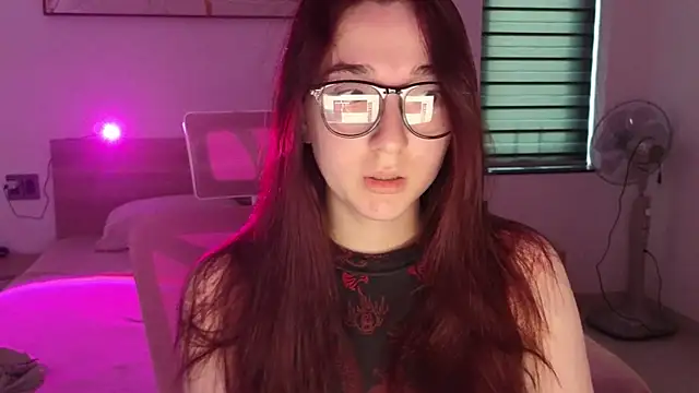 Snapshot of YasmineWest chatting on May 2, 2026, 12:15 am YasmineWest online show from May 2, 2026, 12:15 am