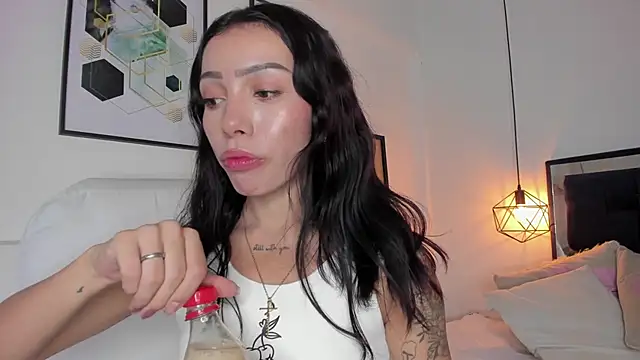 amysc online show from November 5, 2025, 3:23 pm