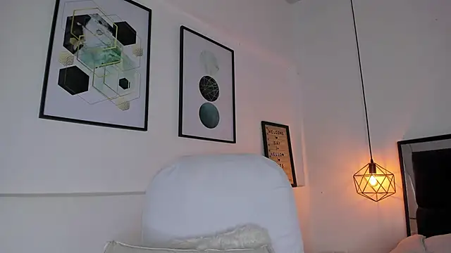 amysc online show from April 18, 2026, 12:09 pm