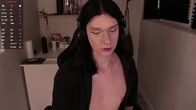 carthylovvve online show from December 1, 2024, 10:21 pm