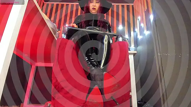 Snapshot of shaaroon_gold chatting on February 10, 2025, 7:38 pm shaaroon gold online show from February 10, 2025, 7:38 pm