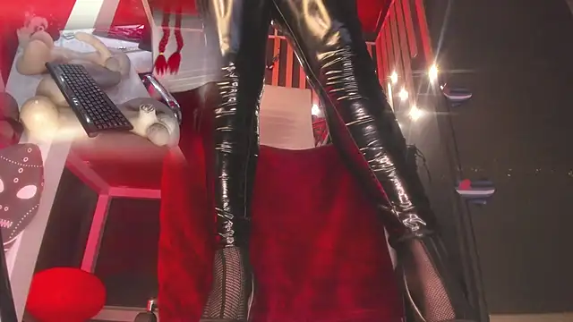 Snapshot of shaaroon_gold chatting on March 4, 2025, 12:07 am shaaroon gold online show from March 4, 2025, 12:07 am