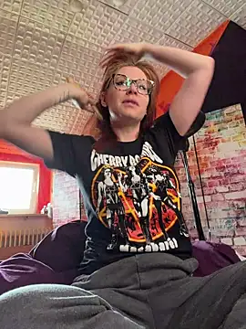 Snapshot of die-EinHORNY-WG chatting on May 6, 2026, 7:35 am die-EinHORNY-WG online show from May 6, 2026, 7:35 am