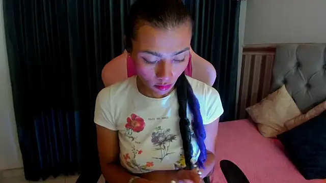 Snapshot of Lilithsabeth chatting on December 7, 2024, 6:32 am Lilithsabeth online show from December 7, 2024, 6:32 am