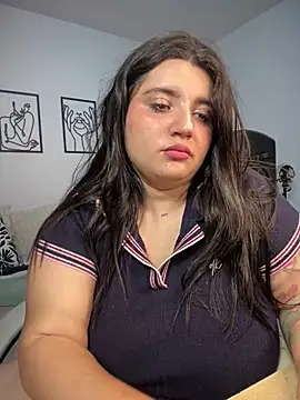 Snapshot of horny_roomiess chatting on April 24, 2026, 11:40 pm horny roomiess online show from April 24, 2026, 11:40 pm