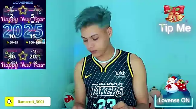 Liamscott  online show from January 5, 2025, 3:32 am