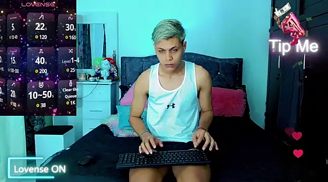 Liamscott  online show from February 15, 2025, 10:42 pm