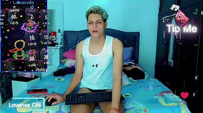 Liamscott  online show from February 20, 2025, 7:23 am