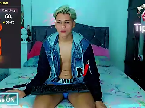 Liamscott  online show from February 26, 2025, 5:09 am