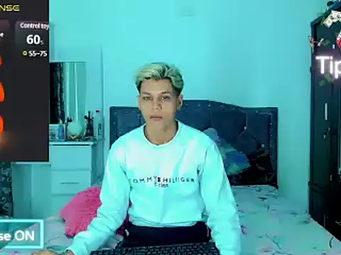 Liamscott  online show from March 6, 2025, 2:30 am