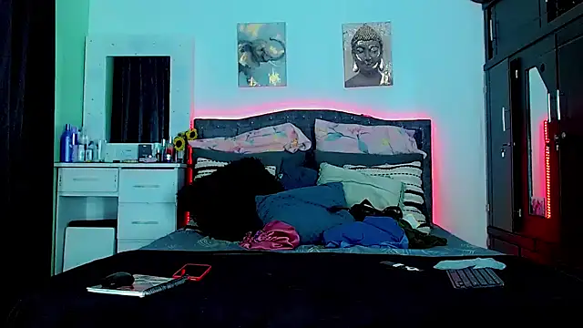 Liamscott  online show from September 15, 2025, 9:15 pm