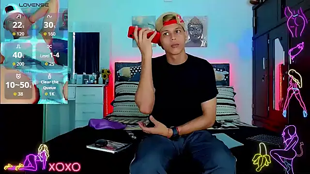 Liamscott  online show from October 6, 2025, 9:23 pm