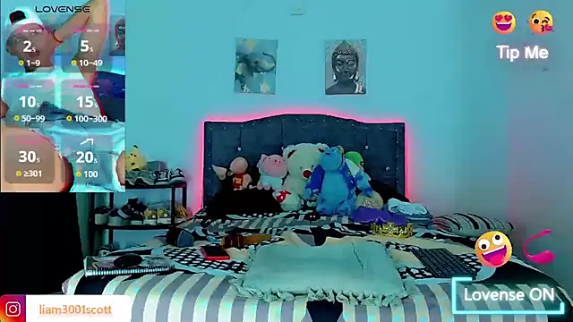 Liamscott  online show from December 1, 2025, 5:51 pm