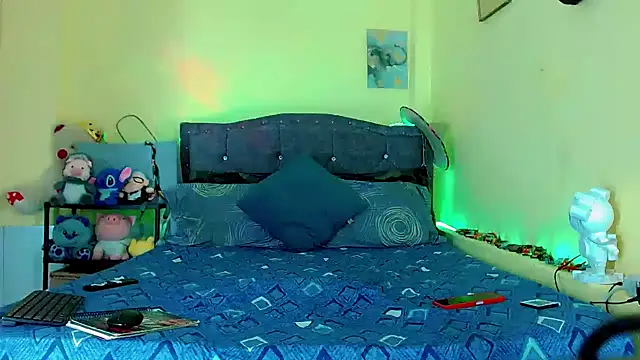 Liamscott  online show from March 21, 2026, 6:33 pm