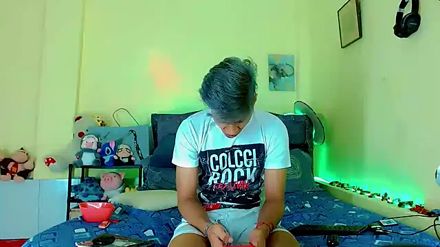 Liamscott  online show from March 25, 2026, 12:05 am