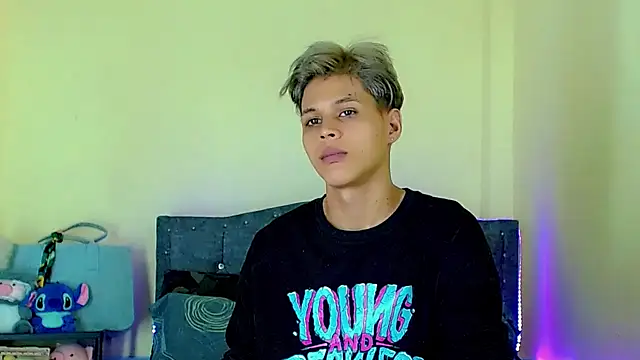 Liamscott  online show from April 18, 2026, 6:45 pm