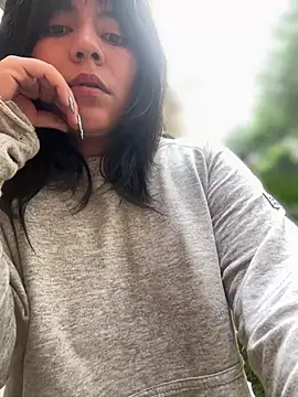 JulianaCastillo online show from January 8, 2025, 1:41 pm