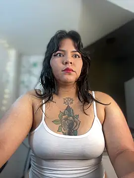 JulianaCastillo online show from January 11, 2025, 8:22 am